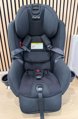 Nuna RAVA Convertible Car Seat — Excellent Condition