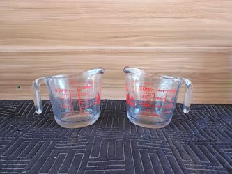Anchor Hocking 2-cup glass measuring cups