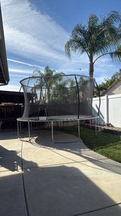 FREE Trampoline 14 Feet