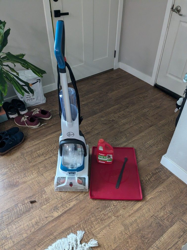 Hoover PowerDash Pet+ Compact Carpet Cleaner Machine with Storage Mat, Lightweight, Powerful Pet Stain Remover and Deodorizer, Carpet Shampooer, FH507