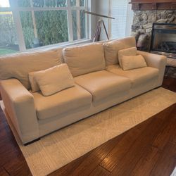 Thomasville Couch - Best Offer Wins 