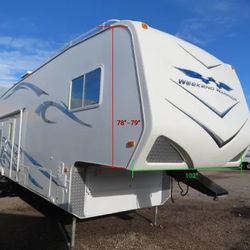 2008 WEEKEND WARRIOR FRONT CAP FIBERGLASS FIFTHWHEEL