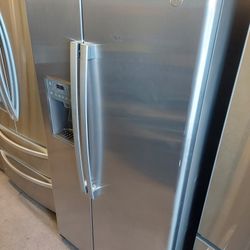 GE 21.9cu.ft Side-By-Side Refrigerator (Stainless Steel)