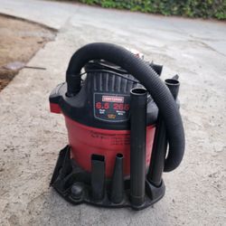 Craftsman Wet/Dry Shop Vacuum 6.5 Peak HP 265 Blowing MPH With Attachments
