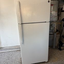 GE Fridge 28” X 65”