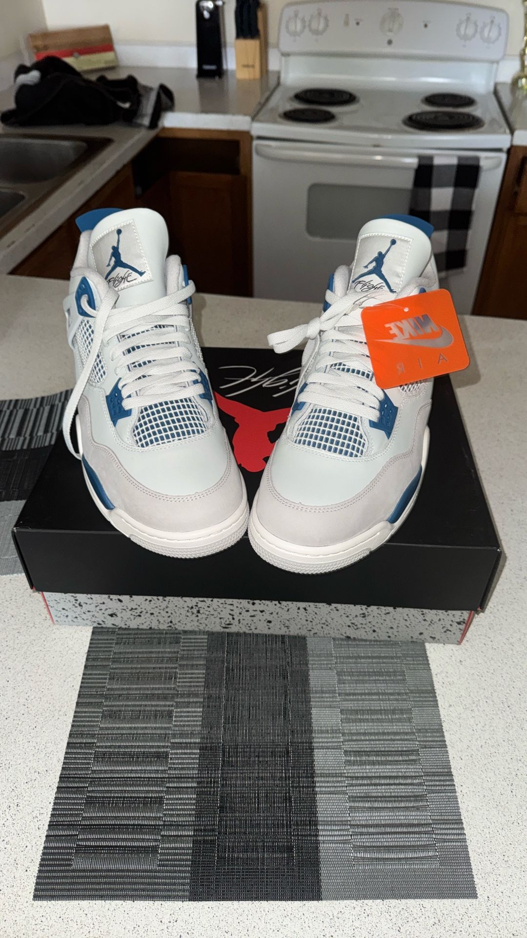 JORDAN 4 RETRO size 13