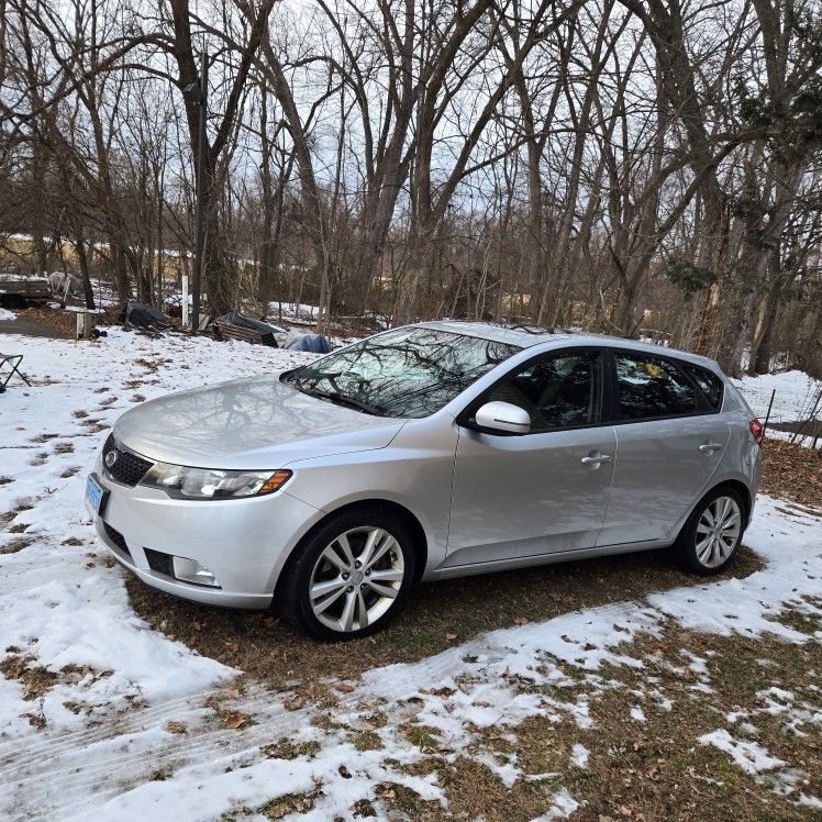 2011 KIA Forte 5-Door