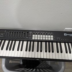 Novation Launchkey MK3 49-Note Keyboard Controller - Black 0630877