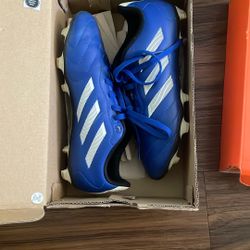 Soccer Shoes Size 2.5