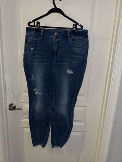 11 items: Women’s size 16 and XXL pants, jeans, and shorts