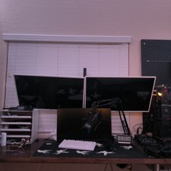 PRODUCER / GAMING COMPUTER, WITH MUSIC EQUIPMENT (READ DESCRIPTION)