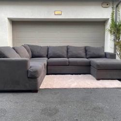 Huge Dark Grey Sectional Couch Sofa From Living Spaces In Excellent Condition - FREE DELIVERY 🚛