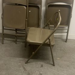4 metal folding chairs almost new