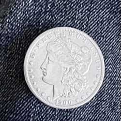 1900 o  Morgan Silver Dollar