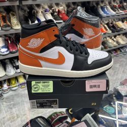 Jordan 1 Mid Black Toe Starfish - Size 9