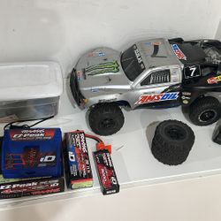 Traxxas Slash Bundle 