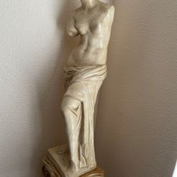 VENUS STATUE WITH PILLER CERAMIC 