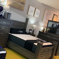 BRAND NEW BEDROOM SET QUEEN IN STOCK!! FREE DELIVERY!! 