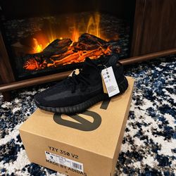 Adidas Yeezy Boost 350 V2 Onyx Size 9
