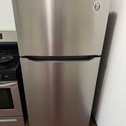 Fridgidare 30"x 66" For Sale Great Condition $400