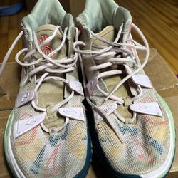 Nike Kyrie 7 - 1 World  1 People   Size 15