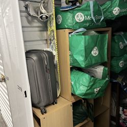 STORAGE UNIT SALE 