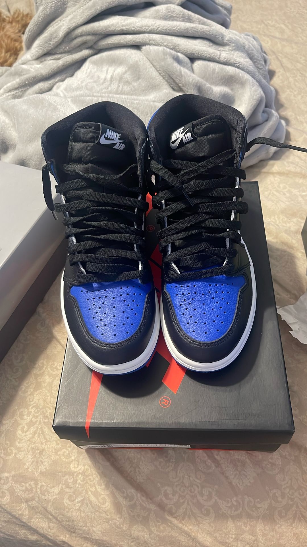 royal toe 1s worn once size 8.5