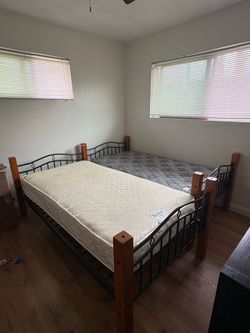 2 twin full with mattress