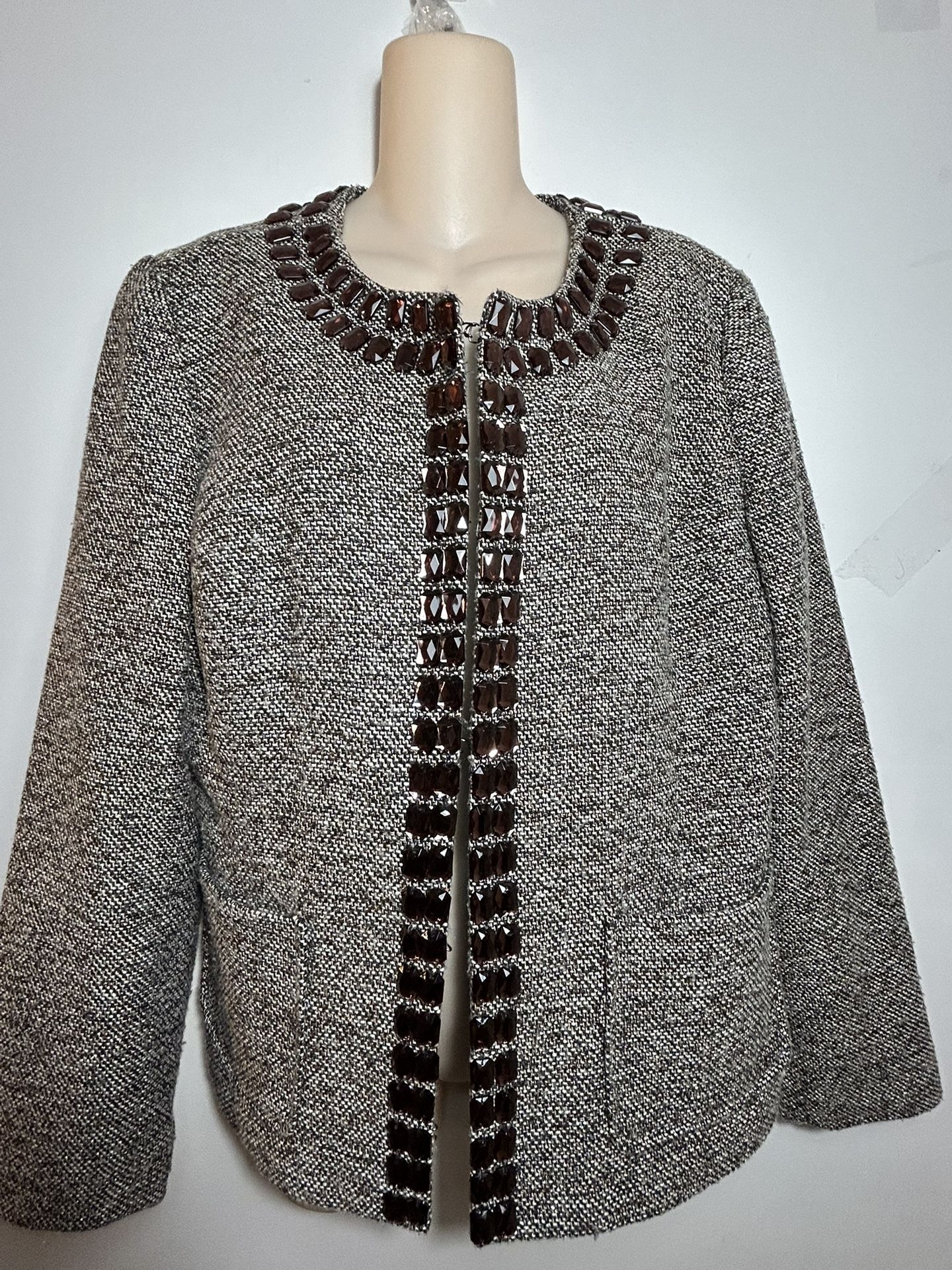 Stylish women's jacket.Size L. $35.