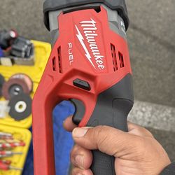 Milwaukee M18 FUEL 18V Lithium-Ion Brushless Cordless Hole Hawg 7/16 in. Right Angle Drill W/ Quick-Lok