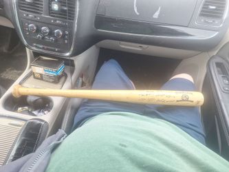 Vintage  signed  twins  bat