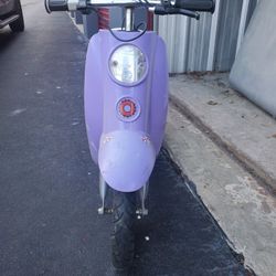 Moped (Razor) 