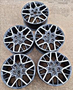 2025 JEEP SAHARA RIMS OEM BRAND NEW......( 5 RIMS )