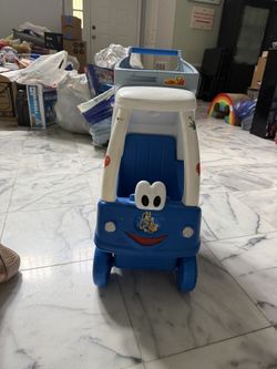 Bluey shopping cart with Bluey