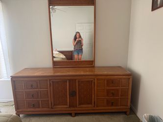 Wood Dresser bedroom set with Mirror