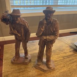 2 Wooden Carved Men