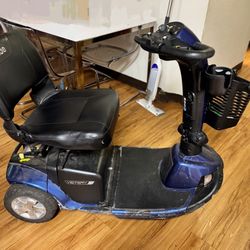Pride Victory 10 Mobility Scooter w/ New Battery & Charger – 