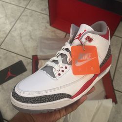 Jordan 3 Fire Red Size 11.5 Ds 225$