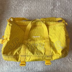 SUPREME DUFFLE BAG (FW18) YELLOW
