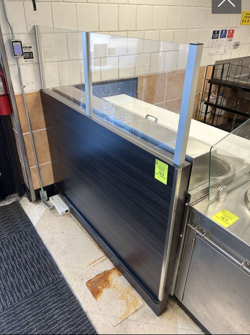 5FT PONY WALL W/ SNEEZE GUARD