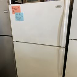 Whirlpool Refrigerator White Xcellnt . Warehouse pricing.   Warranty  . Delivery Available . 2522 Market st. 33901