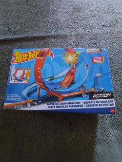 Hot Wheels Massive Loop Mayhem Track