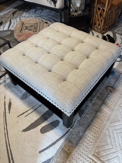 Beautiful ottoman / coffee table