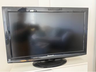 Panasonic VIERA 32” HDTV – Great Condition