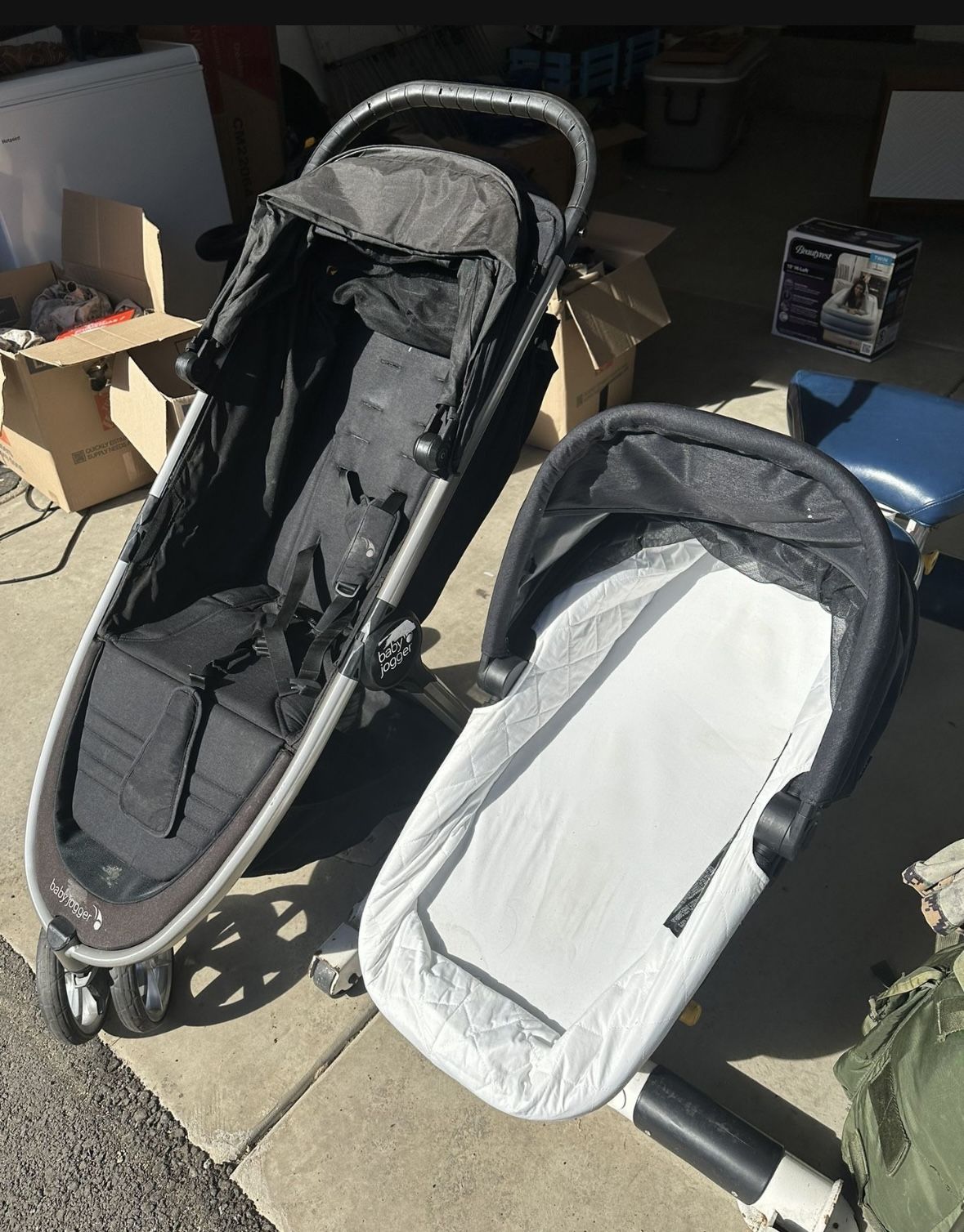 Baby Jogger Stroller & Bassinet Attachment