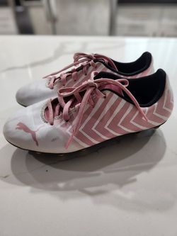 Puma Youth Soccer Cleats – Pink/White – Good Condition Size 3.5