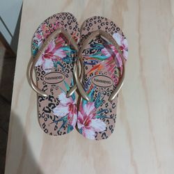 New Havaianas Sandals