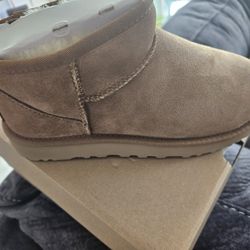 UGG Classic Ultra Mini Size 6 BRAND NEW