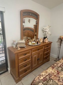 Bedroom set queen