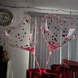 Gifts and Balloons/Regalitos Y Globos